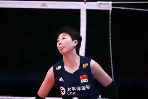 新手排球阵容搭配图片大全(排球新手入门基础动作)插图2 新手排球阵容搭配图片大全(排球新手入门基础动作)插图2