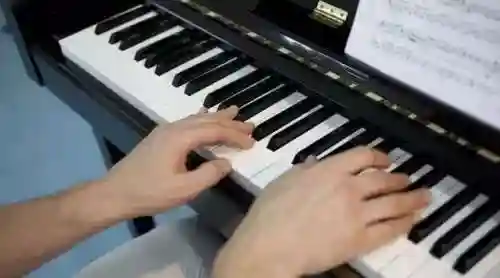 钢琴简谱入门(钢琴零基础入门免费教学视频)