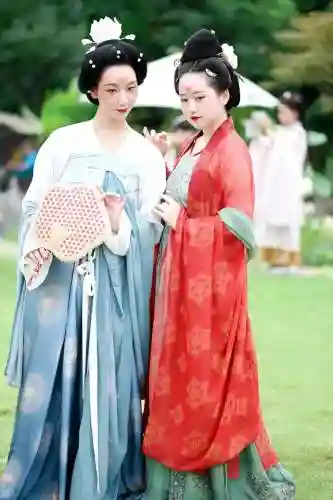 汉服朋友阵容怎么搭配图片(汉服怎么穿的)插图35