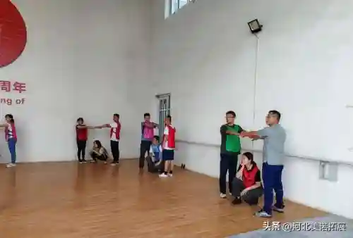 三人室内游戏100个(聚会多人小游戏)