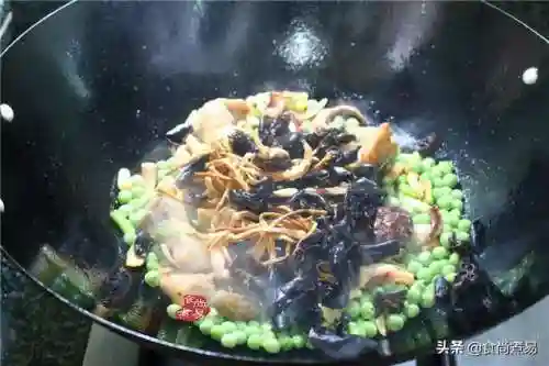 三个媳妇一锅烩大团圆婚礼(老扒55和他的三个子女的婚姻状况)插图10 三个媳妇一锅烩大团圆婚礼(老扒55和他的三个子女的婚姻状况)插图10
