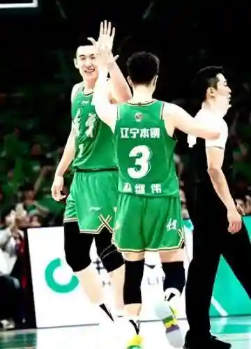 内线历史洛佩兹搭配阵容推荐(内线篮球鞋推荐)插图12