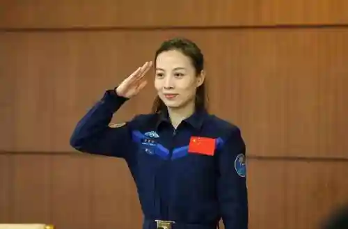 太空女妖2(太空女妖共出了几部)插图10 太空女妖2(太空女妖共出了几部)插图10