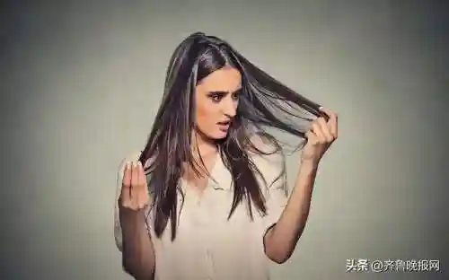 头发爱出油还脱发怎么办(植发剃发好还是不剃发好)