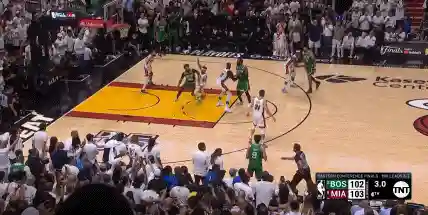 世纪最佳绝杀扣篮阵容搭配(nba最佳扣篮集锦)插图3 世纪最佳绝杀扣篮阵容搭配(nba最佳扣篮集锦)插图3
