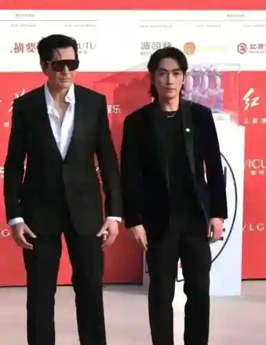 逃跑吧少年帅哥搭配阵容(逃跑吧少年推荐角色排行)插图2 逃跑吧少年帅哥搭配阵容(逃跑吧少年推荐角色排行)插图2