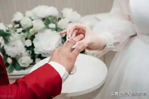140人飞机遇难(载有100人的飞机坠毁)插图4