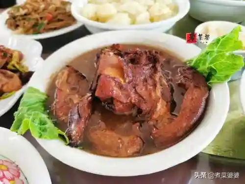 云南人结婚阵容装备搭配(云南人订婚需要准备什么)插图8