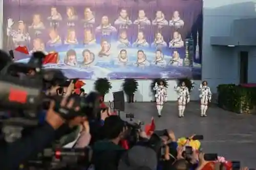 神舟16号三名宇航员(2023神舟十七号宇航员是哪三位呢)插图3