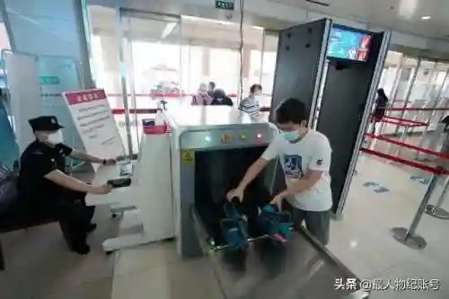 140人飞机遇难(载有100人的飞机坠毁)插图16