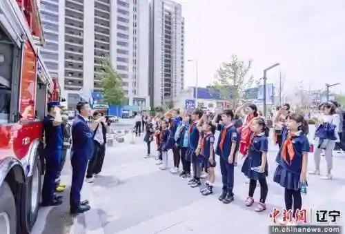 蓝焰护身阵容搭配图片(焰金少三最强阵容)插图10