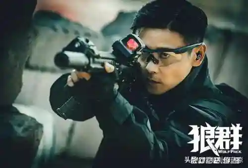 狼群演员阵容搭配图表(tushy的演员图表)插图4