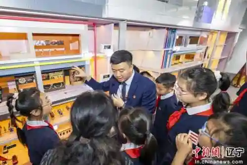 蓝焰护身阵容搭配图片(焰金少三最强阵容)插图2