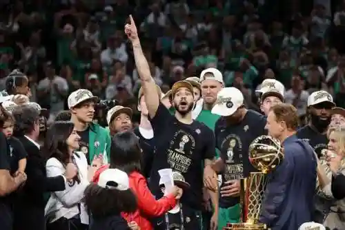 凯尔特队阵容搭配图片最新(nba凯尔特人最新阵容)