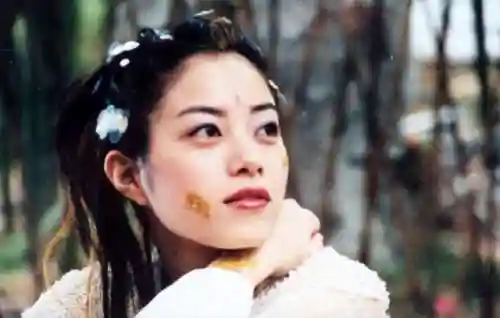 芭比梦幻仙境之美人鱼(芭比公主梦幻小镇)插图4