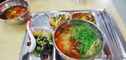 吃货大食堂食谱(大学食堂菜谱大全带图片)