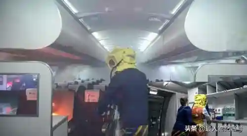 140人飞机遇难(载有100人的飞机坠毁)插图18