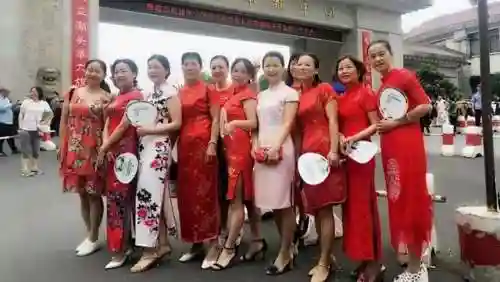 旗袍高考阵容搭配图片大全(高考穿哪三种旗袍图片)插图2
