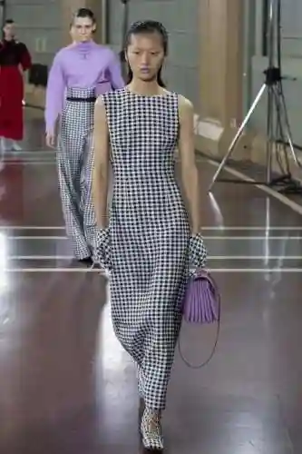 清纯阵容搭配推荐女生图片(清纯干净的女生穿搭)插图49