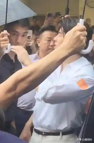 网红保镖阵容搭配图表最新(2021英雄联盟下棋最强阵容搭配)插图1