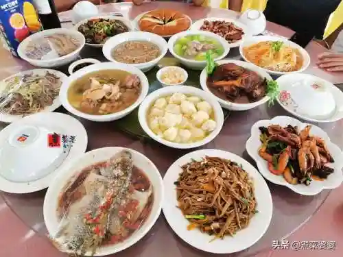 云南人结婚阵容装备搭配(云南人订婚需要准备什么)插图1