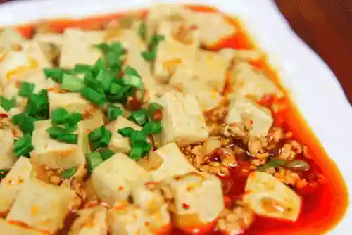 麻婆豆腐的阵容搭配(美食大乱斗最强阵容推荐)