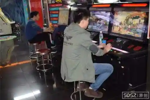 异形大战铁血战士1(铁血战士第一部)插图5