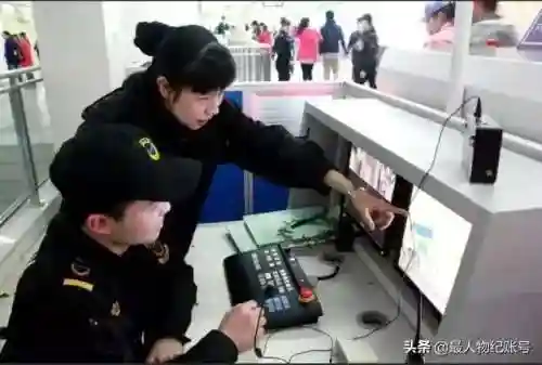 140人飞机遇难(载有100人的飞机坠毁)插图27
