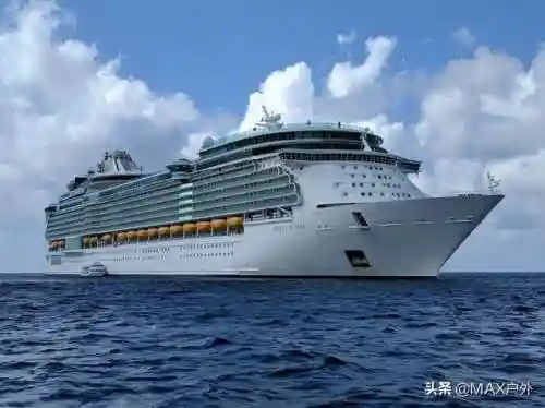 豪华游轮价格(买一艘游轮大概多少钱)插图12 豪华游轮价格(买一艘游轮大概多少钱)插图12