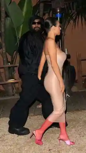 涅槃重生怎么搭配阵容好(重返未来t0阵容)