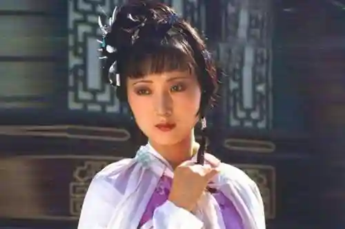 林黛玉最恐怖的一张图(贾宝玉林黛玉纸人图)