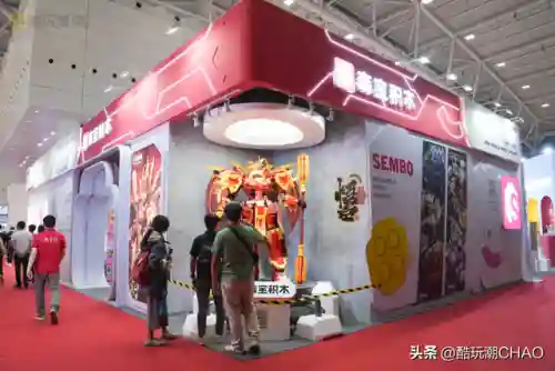 机甲封神搭配什么阵容好(幻世封神平民最强阵容)
