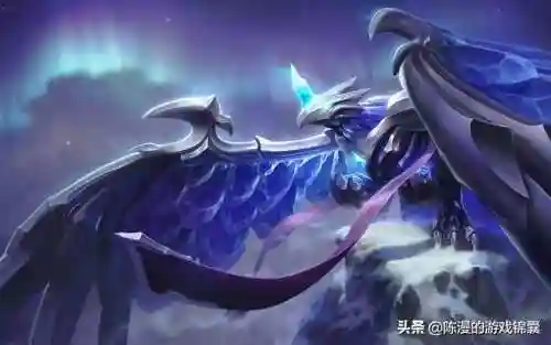 冰晶凤凰出什么装备(晶凰碎片兑换什么武器好)
