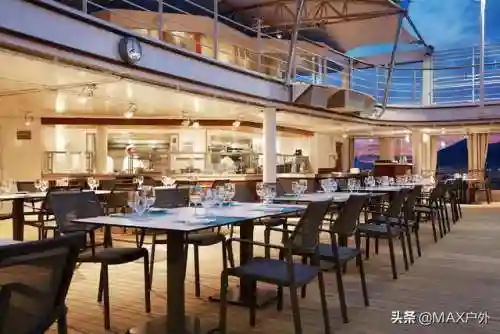 豪华游轮价格(买一艘游轮大概多少钱)插图21 豪华游轮价格(买一艘游轮大概多少钱)插图21