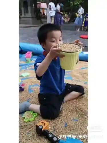 参差不齐的意思(参差不齐形容人还是物)