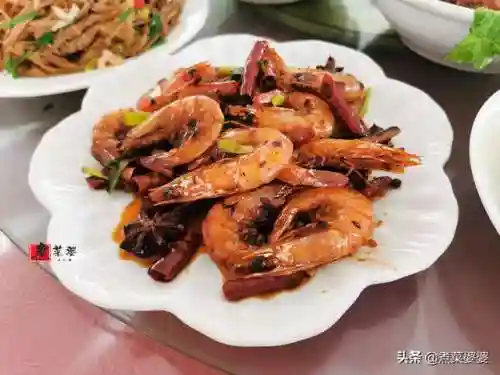 云南人结婚阵容装备搭配(云南人订婚需要准备什么)插图9