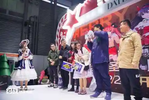 万由里搭配什么阵容(八方旅人最佳阵容搭配)插图6