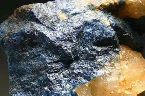 矿石种类大全(42种矿石标本图片)插图3