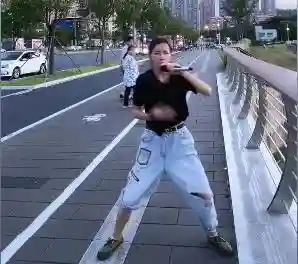 恐龙抗狼阵容怎么搭配(千800厉害的恐龙有什么恐龙)