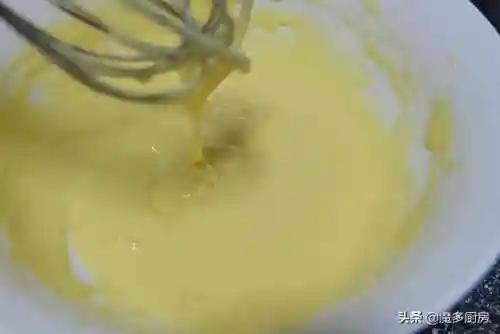 家做蛋糕的简单方法(蛋糕怎样做好吃又松软)插图5