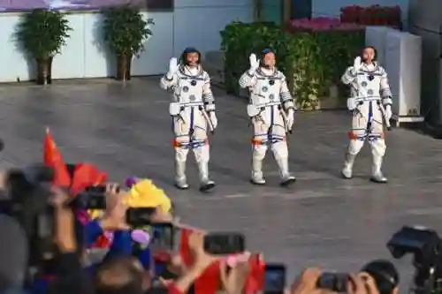 神舟16号三名宇航员(2023神舟十七号宇航员是哪三位呢)插图2