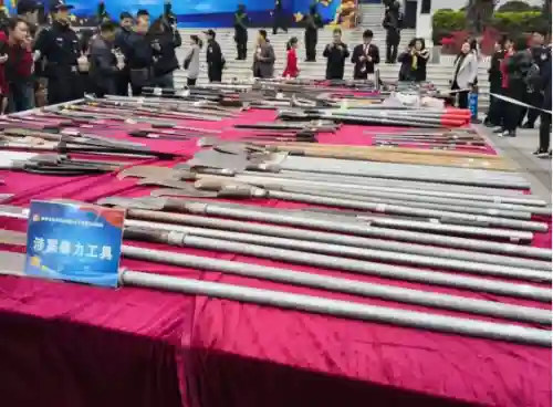 绝牢求生阵容怎么搭配好(地牢求生2后期最佳4人组合)插图1