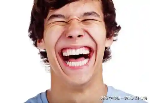 100个笑到窒息的段子(高情商让人笑喷的段子)
