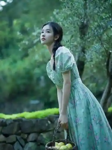 林中仙女阵容搭配图片高清(粉色仙女裙配什么外套)