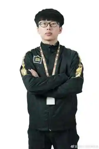 皇族比赛阵容搭配图文介绍(皇家冲冲冲阵容搭配)插图1