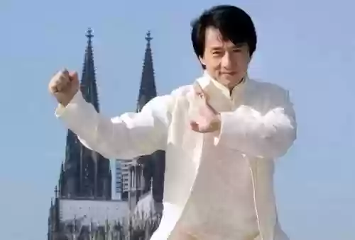 成龙代言传奇广告词(成龙一开始我是拒绝的广告词)