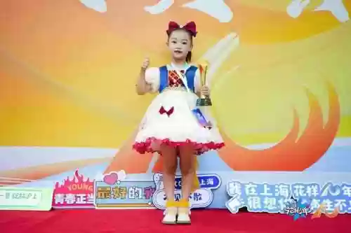 强大评委阵容(华丽大赛强壮组配招)