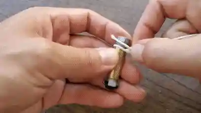 用一个口罩做一把枪(用纸壳做简单的枪)插图18