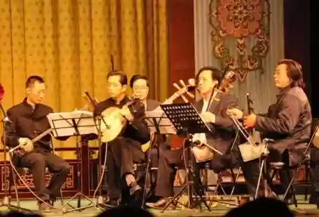 京剧乐队阵容介绍(京剧的伴奏乐队通常称为)