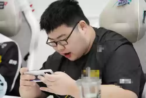 狼队奇葩阵容出装(狼人ap吸血秒人出装)